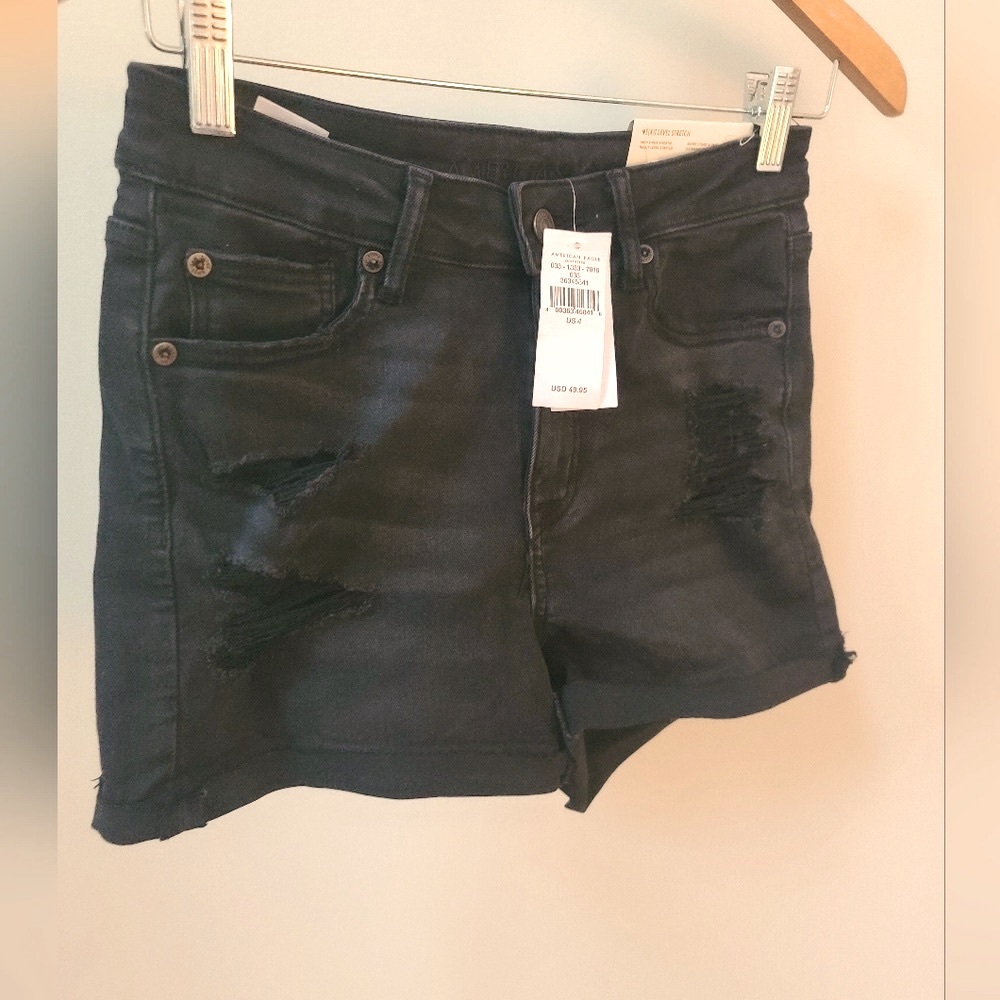 NWT AMERICAN EAGLE Dark Wash High V Rise 3 inches jean shorts